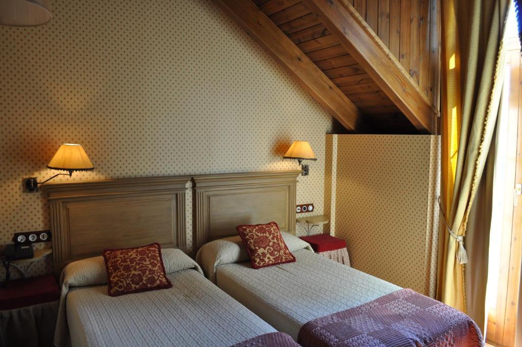 Hotel Bocale Sallent de Gállego Rum bild